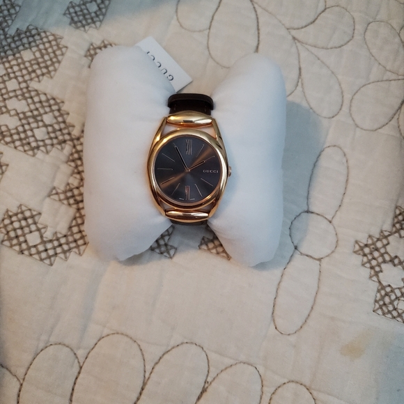 Gucci women watch - Picture 3 of 4